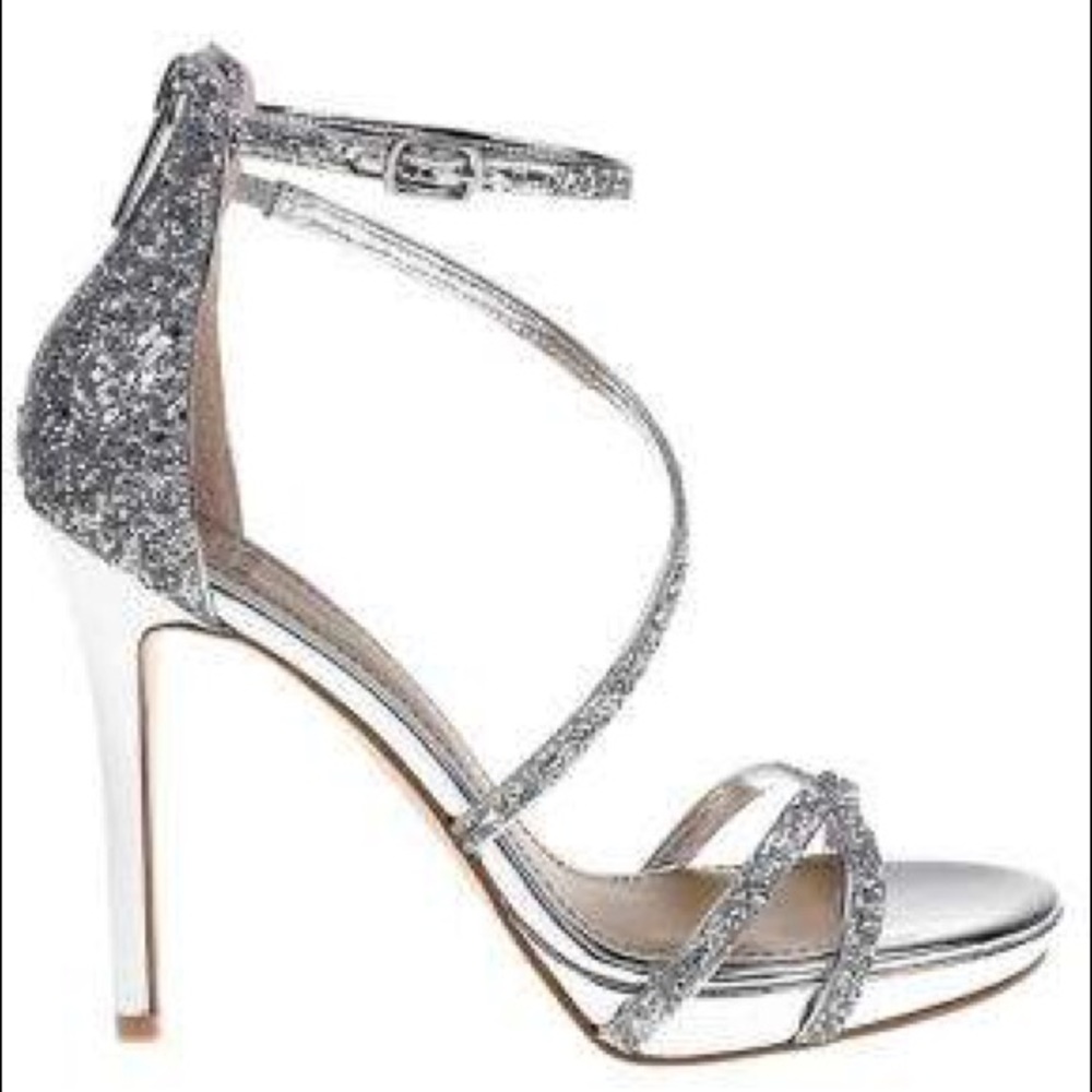 NWT Belle Quentin Glitter Heels